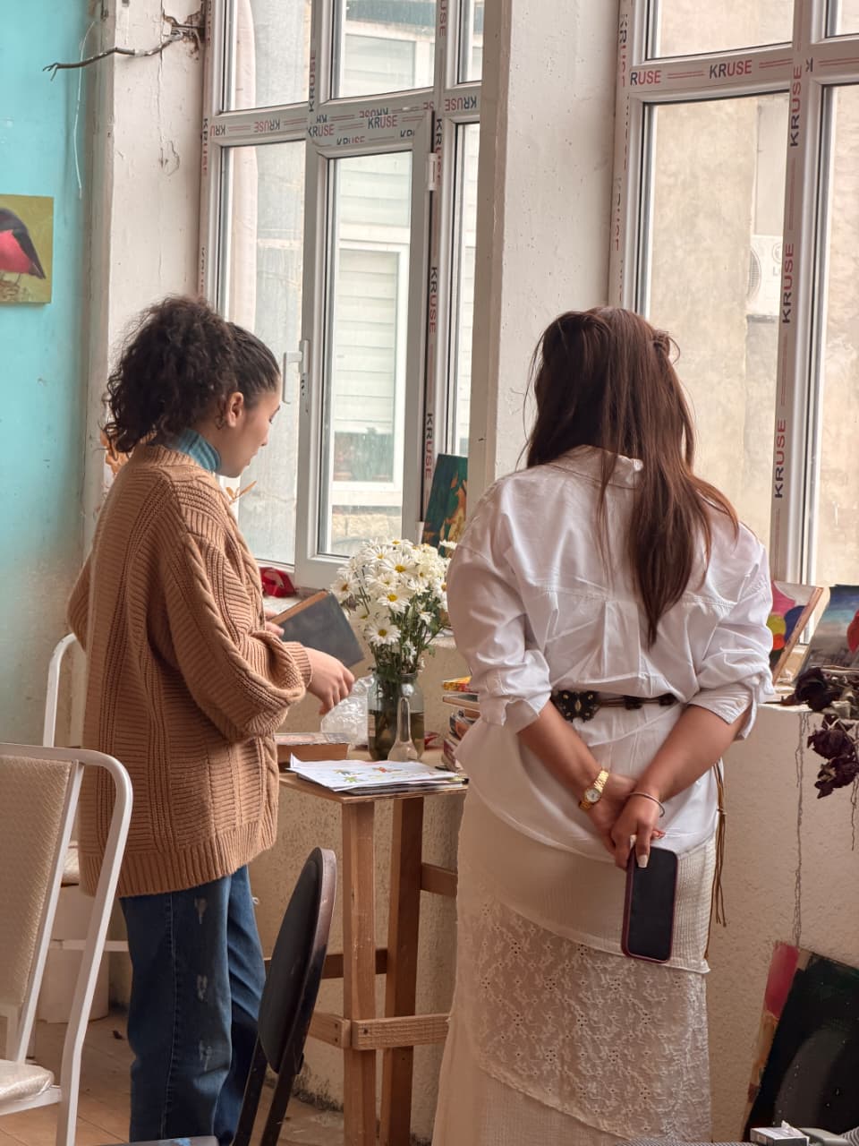 Yaradıcı gəncləri birləşdirən “EmalArtxana” – Yaxud köhnə binada yeniliklərə imza atan komanda (FOTO)